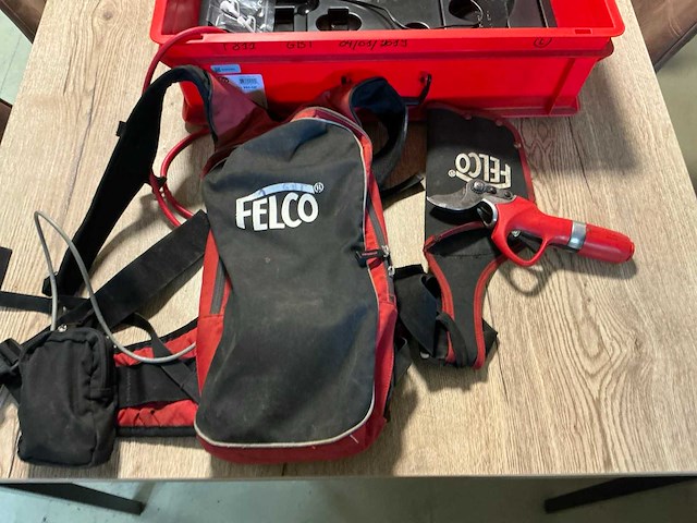 Felco 811 professionele accu-snoeischaar - afbeelding 1 van  6