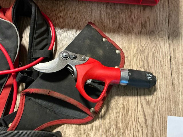 Felco 811 professionele accu-snoeischaar - afbeelding 2 van  6