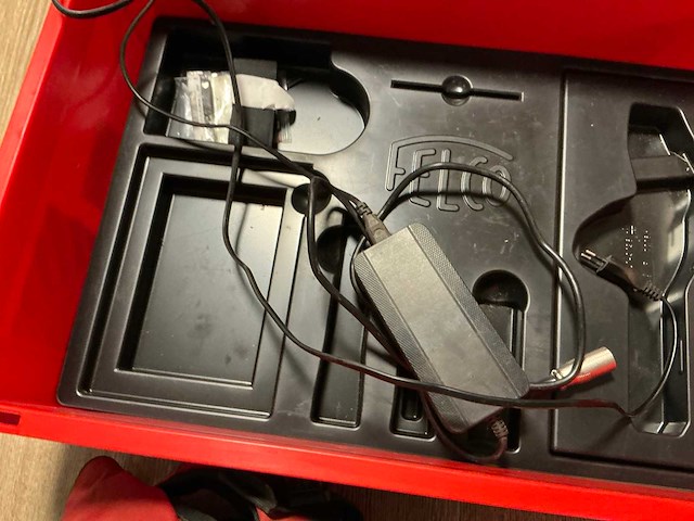 Felco 811 professionele accu-snoeischaar - afbeelding 4 van  6