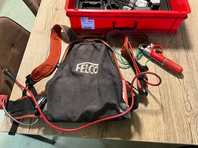Felco 820 professionele accu-snoeischaar - afbeelding 1 van  6