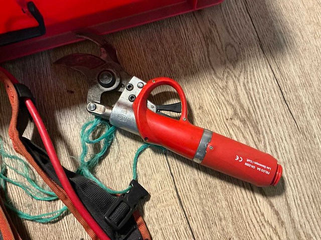 Felco 820 professionele accu-snoeischaar - afbeelding 2 van  6