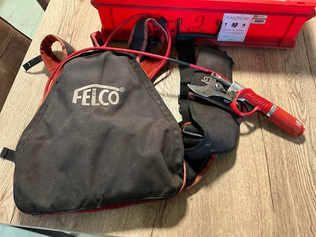 Felco 820 professionele accu-snoeischaar - afbeelding 1 van  6