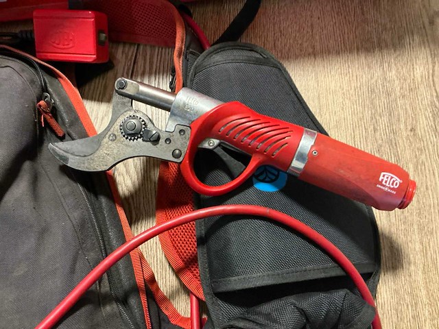 Felco 820 professionele accu-snoeischaar - afbeelding 2 van  6