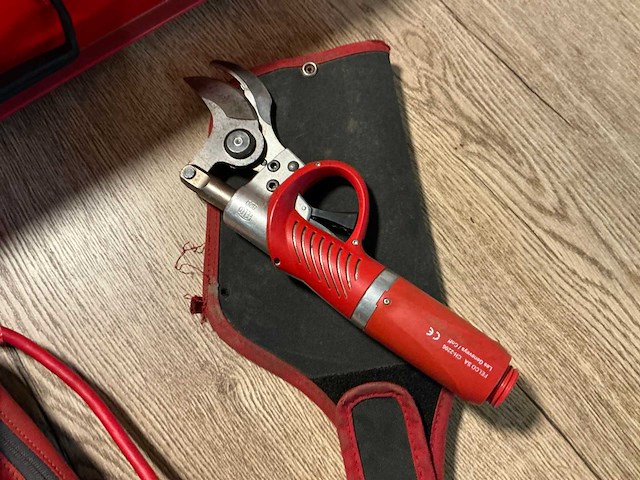 Felco 820 professionele accu-snoeischaar - afbeelding 2 van  6