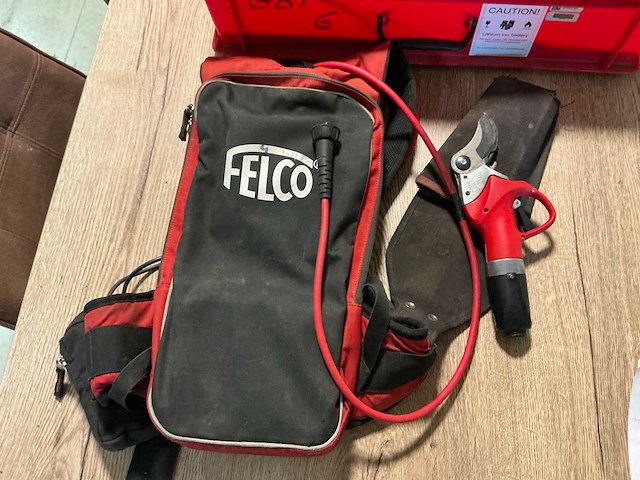 Felco 820 professionele accu-snoeischaar - afbeelding 1 van  6