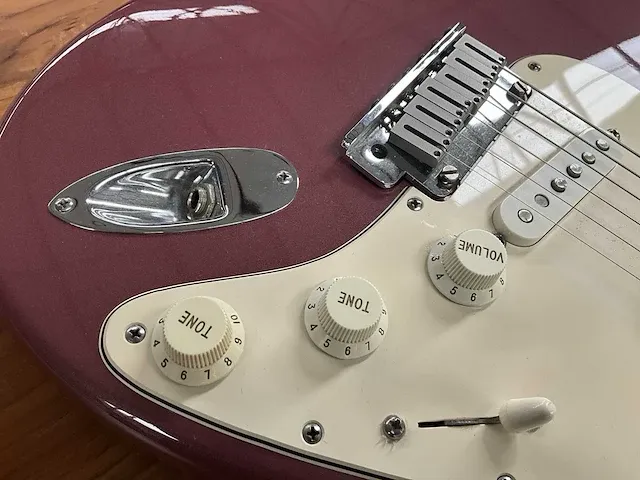 Fender stratocaster - burgundy mist (1995) - afbeelding 11 van  15