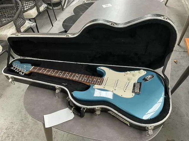 Fender stratocaster - lake placid blue (1995) - afbeelding 7 van  19