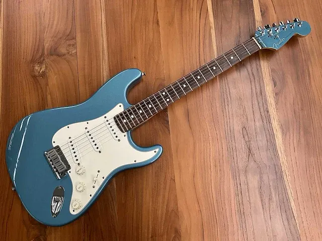 Fender stratocaster - lake placid blue (1995) - afbeelding 1 van  19