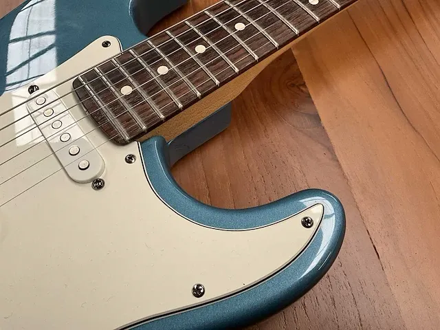 Fender stratocaster - lake placid blue (1995) - afbeelding 14 van  19