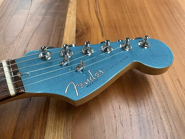 Fender stratocaster - lake placid blue (1995) - afbeelding 15 van  19