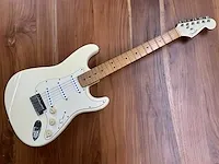 Fender stratocaster - olympic white (1995)