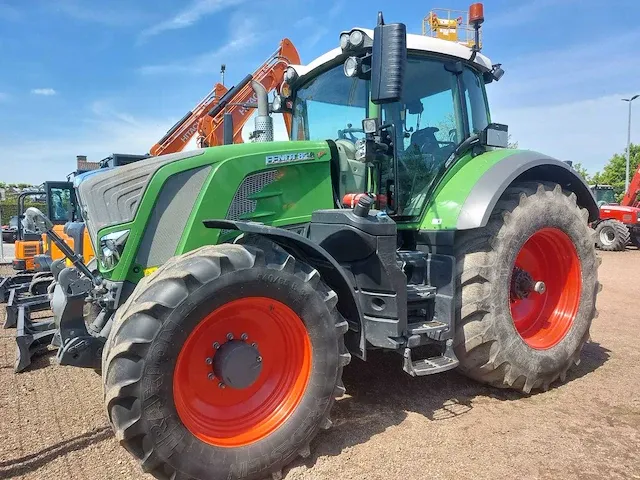 Fendt - 826 - vierwielaangedreven landbouwtractor - 2020 - afbeelding 1 van  13