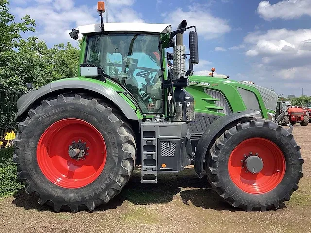 Fendt - 826 - vierwielaangedreven landbouwtractor - 2020 - afbeelding 6 van  13