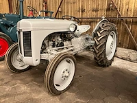 Ferguson oldtimer tractor - afbeelding 1 van  14