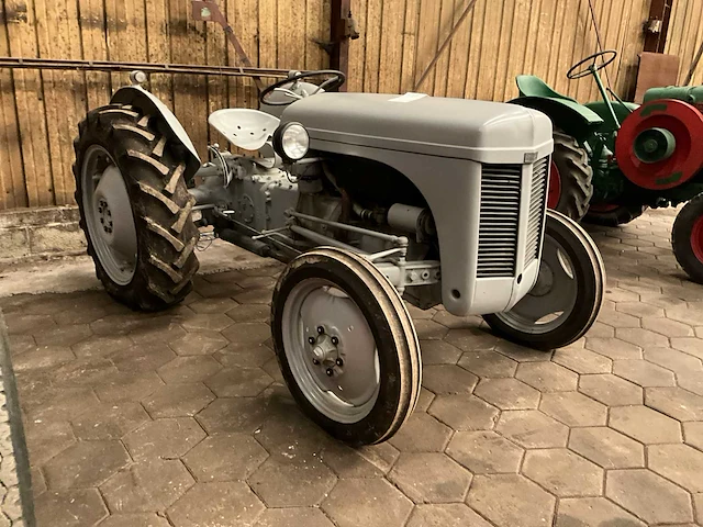 Ferguson oldtimer tractor - afbeelding 8 van  14