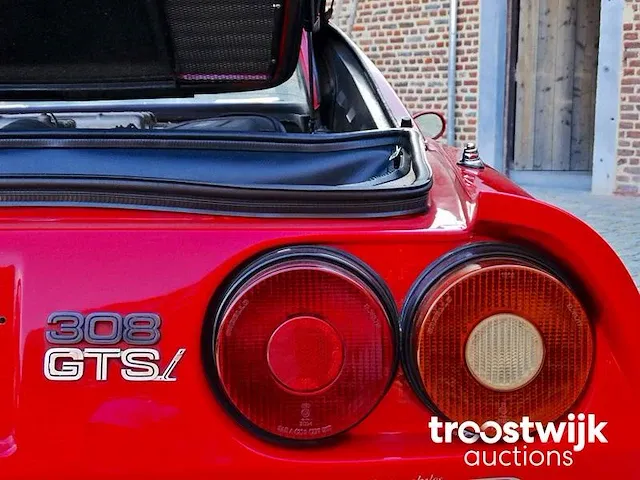 Ferrari 308 gtsi - afbeelding 7 van  27