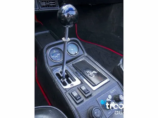 Ferrari 308 gtsi - afbeelding 9 van  27