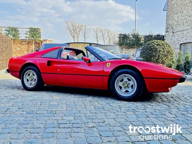 Ferrari 308 gtsi - afbeelding 23 van  27