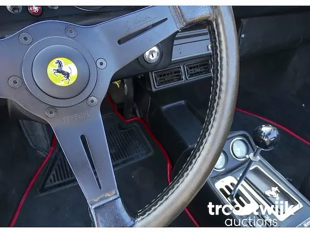 Ferrari 308 gtsi - afbeelding 10 van  27