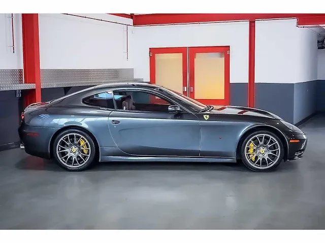 Ferrari 612 scaglietti 'one-to-one' coupe 5,7l v12 - 2010 - afbeelding 2 van  78