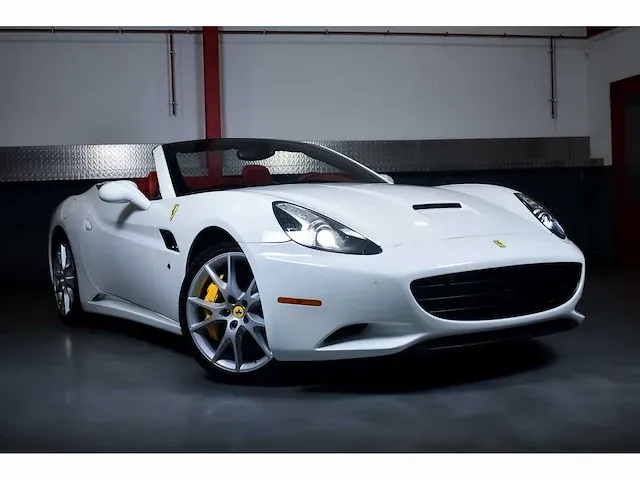 Ferrari california convertible 4,3l v8 - 2010 - afbeelding 2 van  82