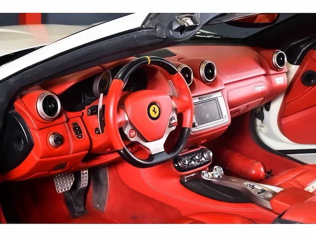 Ferrari california convertible 4,3l v8 - 2010 - afbeelding 10 van  82