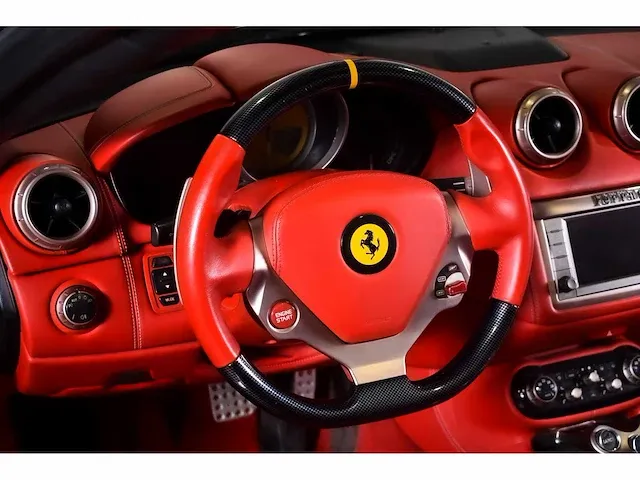 Ferrari california convertible 4,3l v8 - 2010 - afbeelding 11 van  82