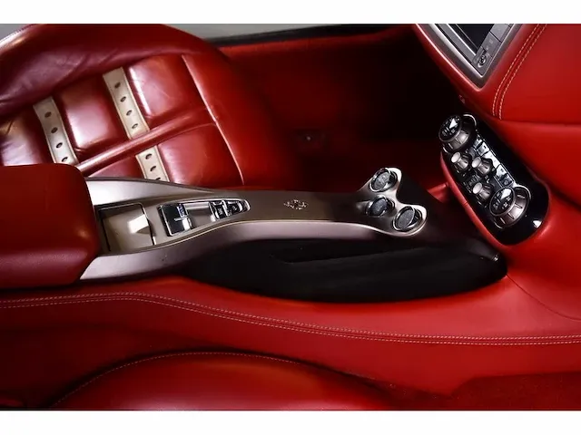 Ferrari california convertible 4,3l v8 - 2010 - afbeelding 20 van  82