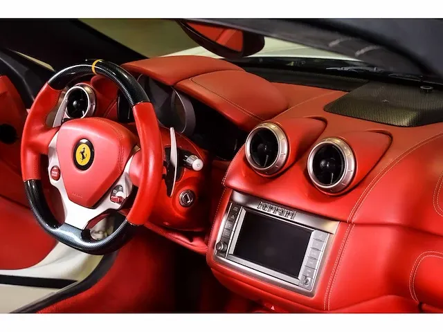 Ferrari california convertible 4,3l v8 - 2010 - afbeelding 24 van  82