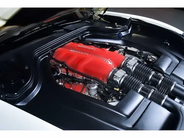 Ferrari california convertible 4,3l v8 - 2010 - afbeelding 33 van  82