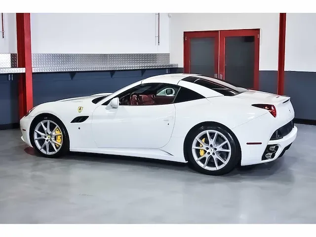 Ferrari california convertible 4,3l v8 - 2010 - afbeelding 23 van  82