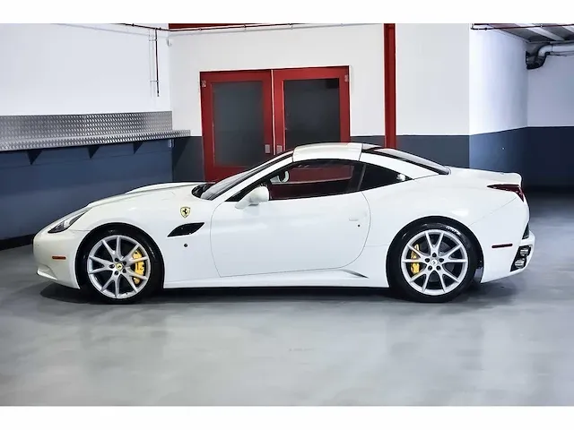 Ferrari california convertible 4,3l v8 - 2010 - afbeelding 34 van  82