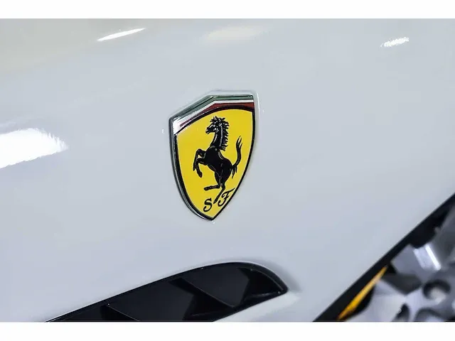 Ferrari california convertible 4,3l v8 - 2010 - afbeelding 46 van  82