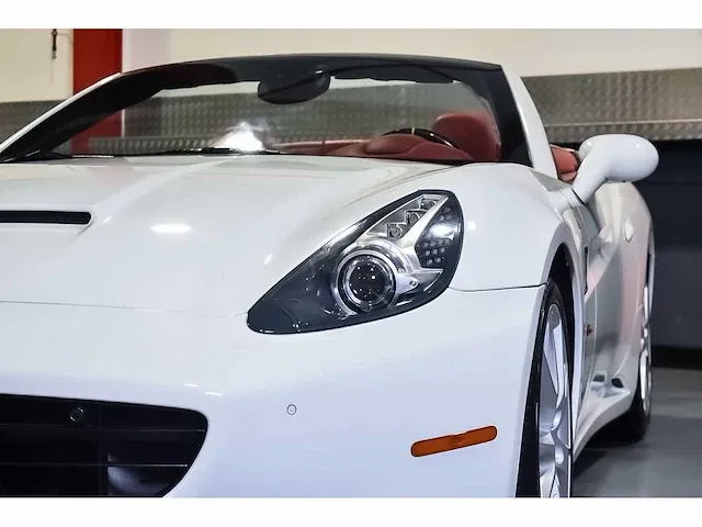 Ferrari california convertible 4,3l v8 - 2010 - afbeelding 51 van  82