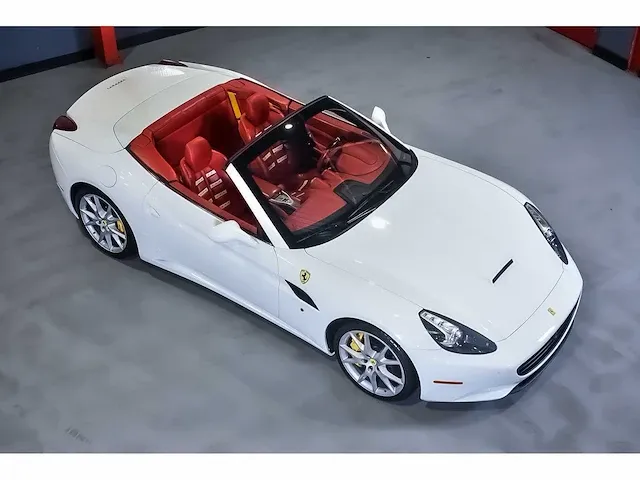 Ferrari california convertible 4,3l v8 - 2010 - afbeelding 53 van  82