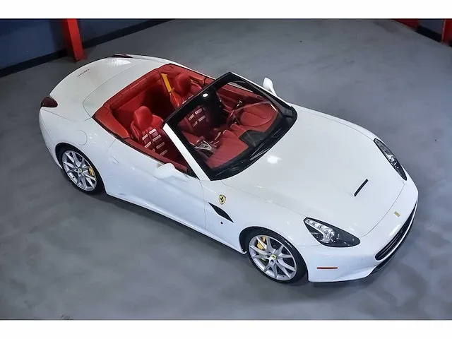 Ferrari california convertible 4,3l v8 - 2010 - afbeelding 54 van  82