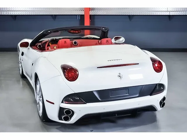 Ferrari california convertible 4,3l v8 - 2010 - afbeelding 55 van  82