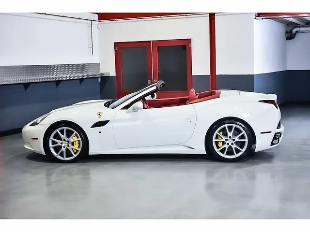 Ferrari california convertible 4,3l v8 - 2010 - afbeelding 64 van  82