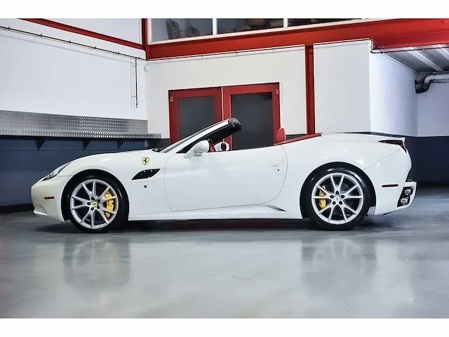 Ferrari california convertible 4,3l v8 - 2010 - afbeelding 65 van  82