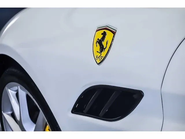 Ferrari california convertible 4,3l v8 - 2010 - afbeelding 66 van  82
