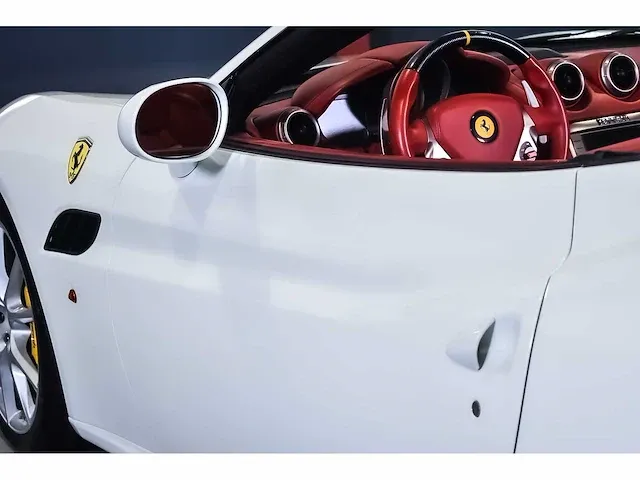 Ferrari california convertible 4,3l v8 - 2010 - afbeelding 68 van  82