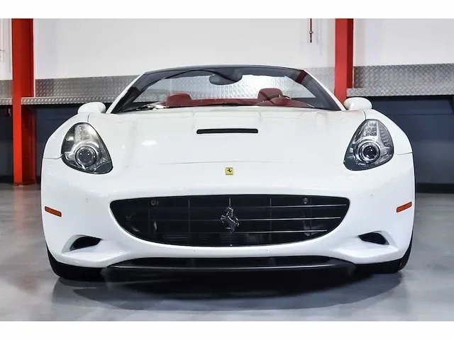 Ferrari california convertible 4,3l v8 - 2010 - afbeelding 70 van  82