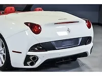 Ferrari california convertible 4,3l v8 - 2010 - afbeelding 72 van  82