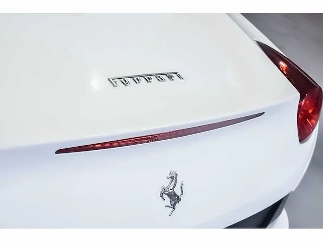 Ferrari california convertible 4,3l v8 - 2010 - afbeelding 73 van  82