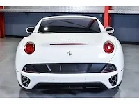 Ferrari california convertible 4,3l v8 - 2010 - afbeelding 77 van  82