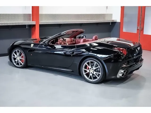 Ferrari california convertible 4,3l v8 - 2011 - afbeelding 27 van  88