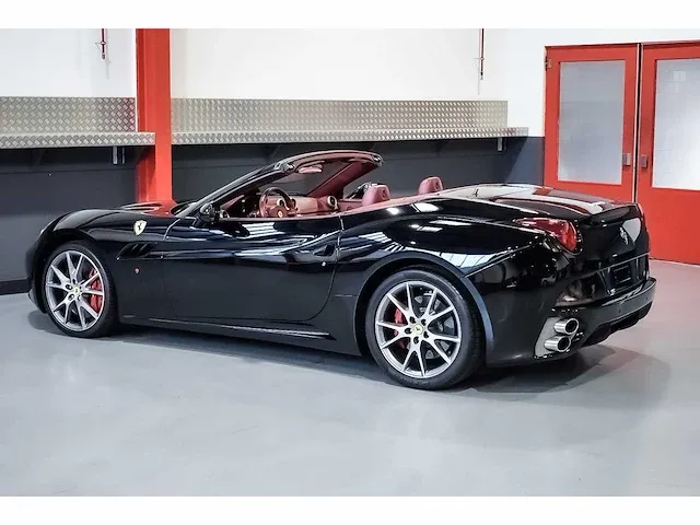 Ferrari california convertible 4,3l v8 - 2011 - afbeelding 28 van  88