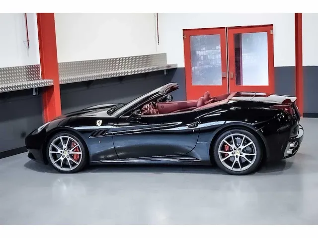 Ferrari california convertible 4,3l v8 - 2011 - afbeelding 30 van  88