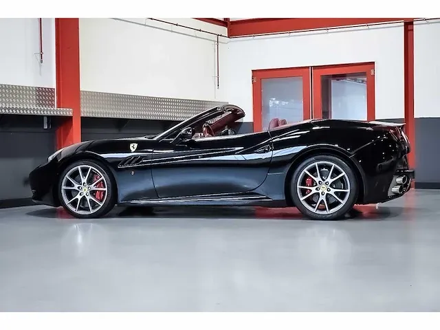 Ferrari california convertible 4,3l v8 - 2011 - afbeelding 31 van  88