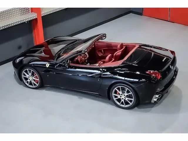 Ferrari california convertible 4,3l v8 - 2011 - afbeelding 38 van  88